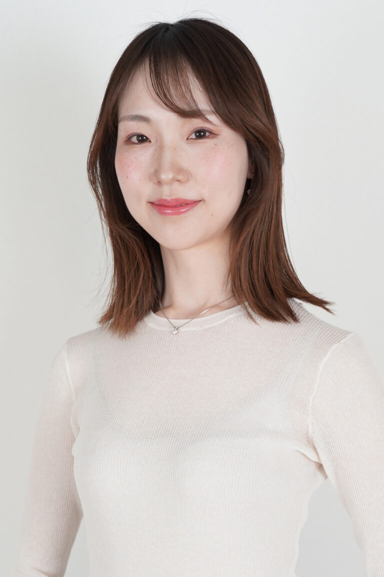 白帆由奈